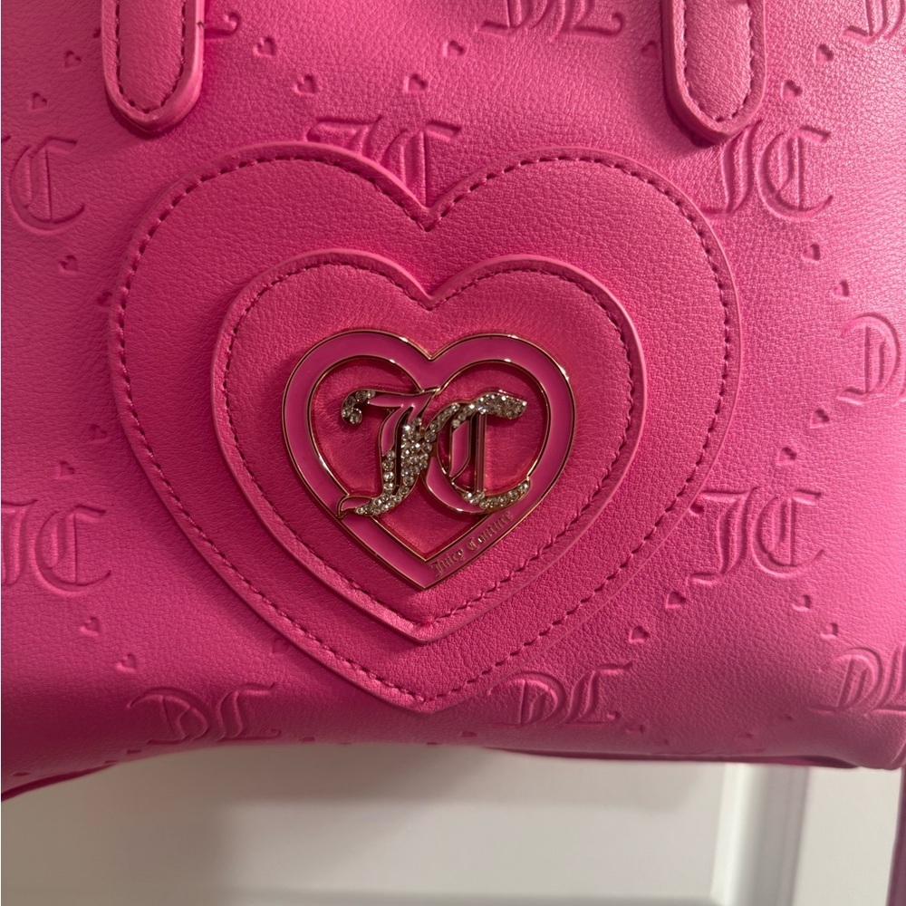 Juicy CoutureONLY YOU N ME HEART CROSSBODY 💘 - Picture 2 of 6